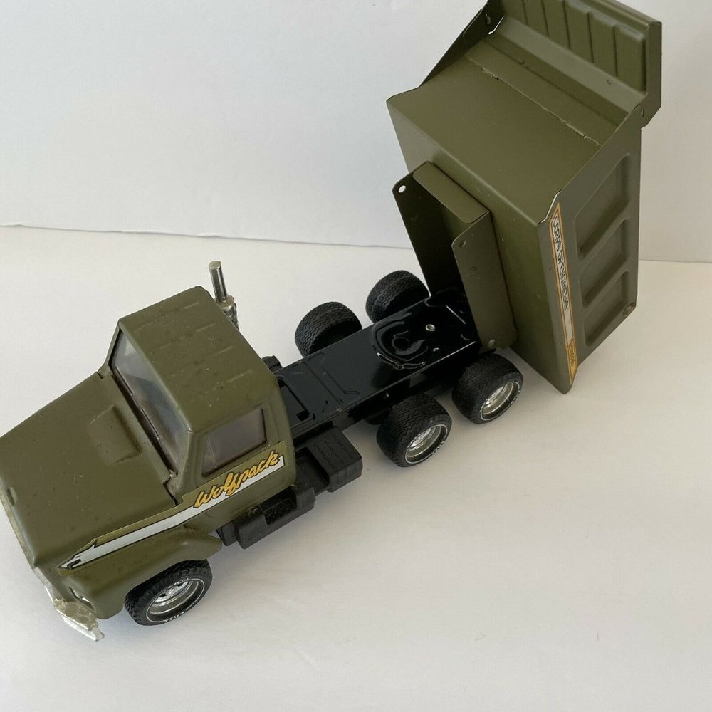 Ertl International Wolfpack Steel Dump Truck Corps - Picture 6 of 11